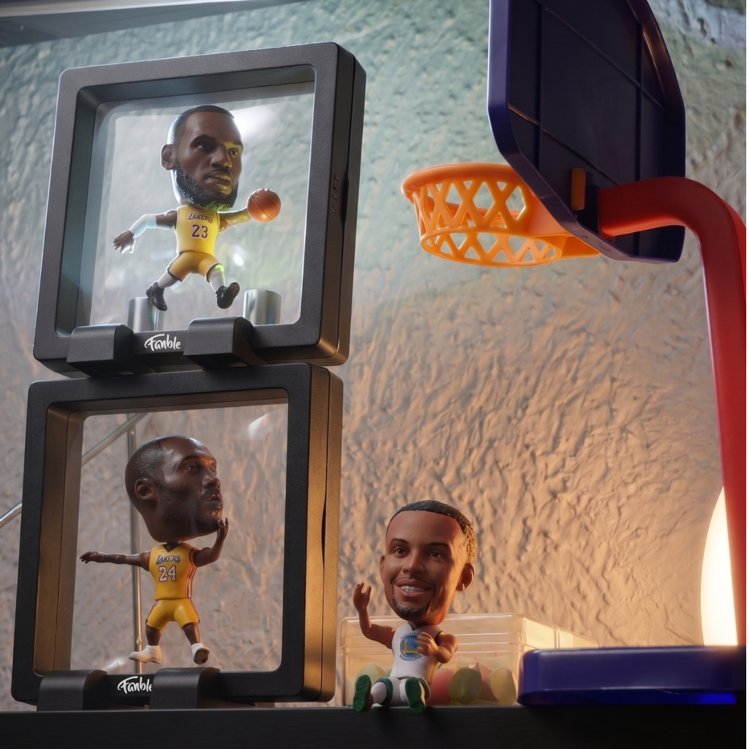 LeBron James - Lakers - Yellow Kit - Frame Coleccionable 9×9 cm Fanble